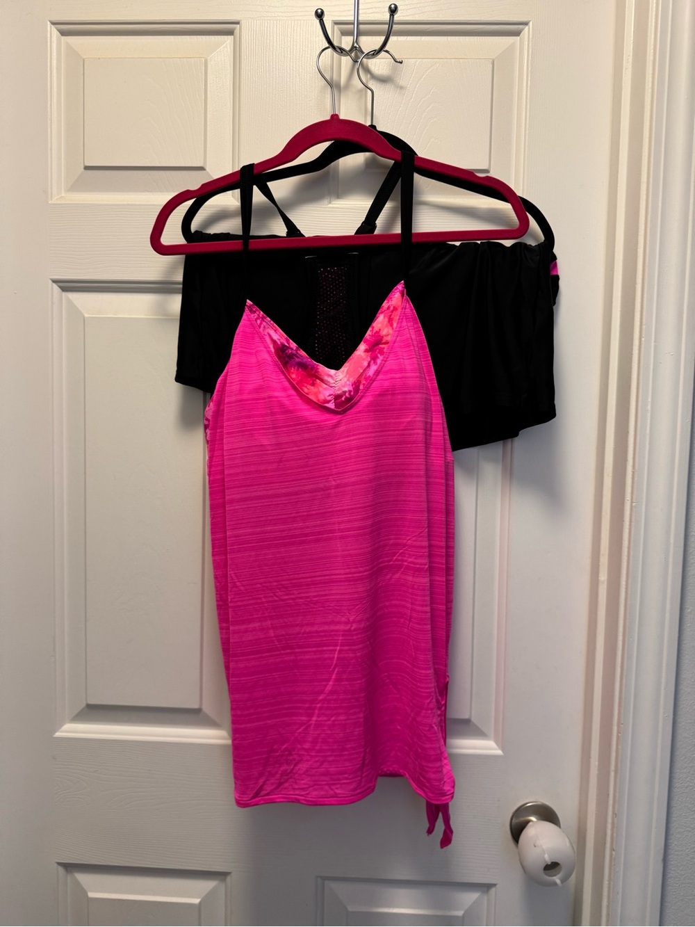 NWT Women’s V-Neck Swim Tankini with Shorts (Liner in bottoms)